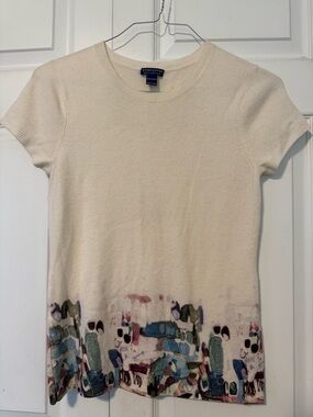Doncaster light beige Short Sleeve Sweater Top with Abstract Multicolor Hem S